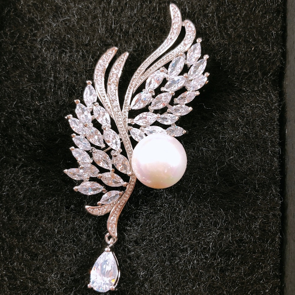 Brooch